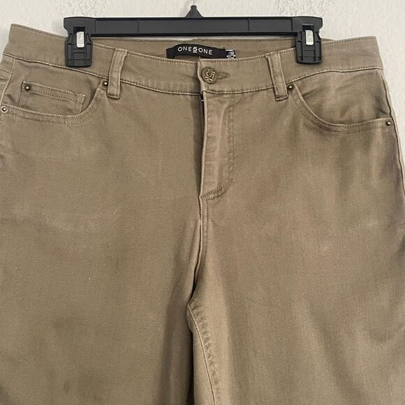 One 5 One- High Waist Raw Hem Jeans Color: Olive Size: 14/32 - Picture 3 of 12